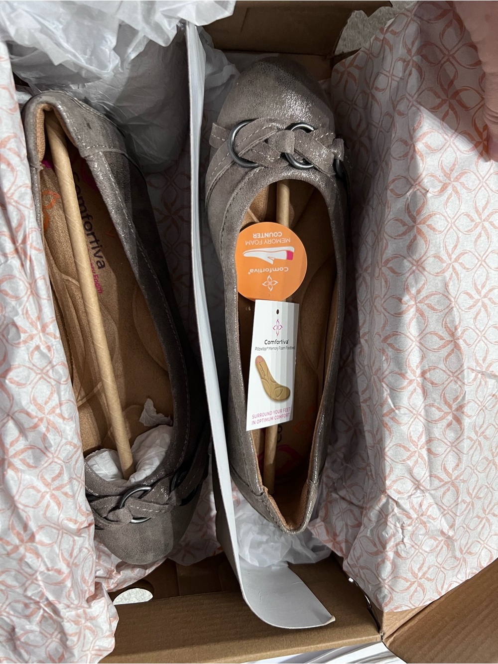 Comfortiva Maloree Flats Womens 6.5M Smoke Metallic Leather Memory Foam NIB